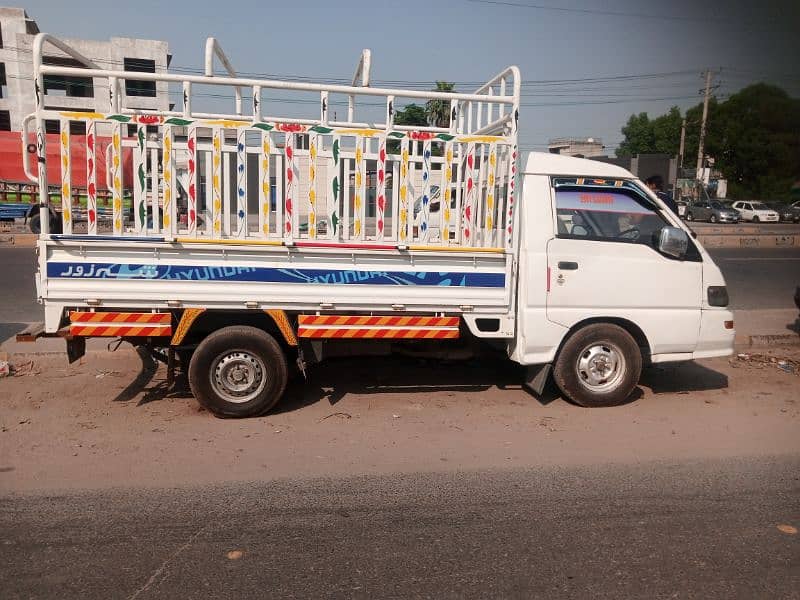 Mitsubishi white colour new tyre engine 2400 diesel 1