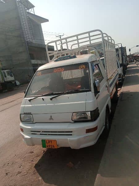 Mitsubishi white colour new tyre engine 2400 diesel 4