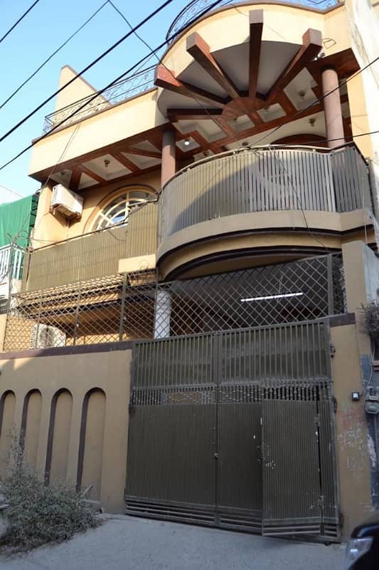 Triple storey house on Range Road Rawalpindi 3