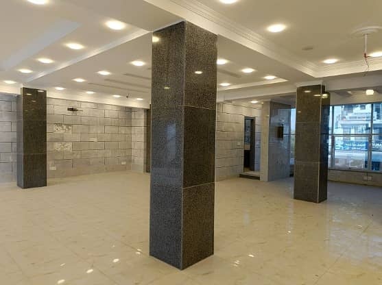 Luxury Commercial Space For Rent - Ideal For Corporate Headquarters 4