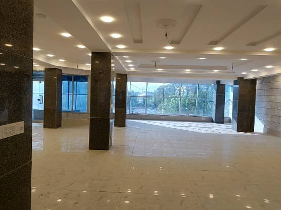 Luxury Commercial Space For Rent - Ideal For Corporate Headquarters 6