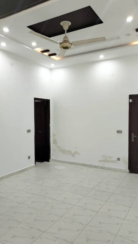 8 Marla House In Central Bahria Town - Iris Block For rent 4