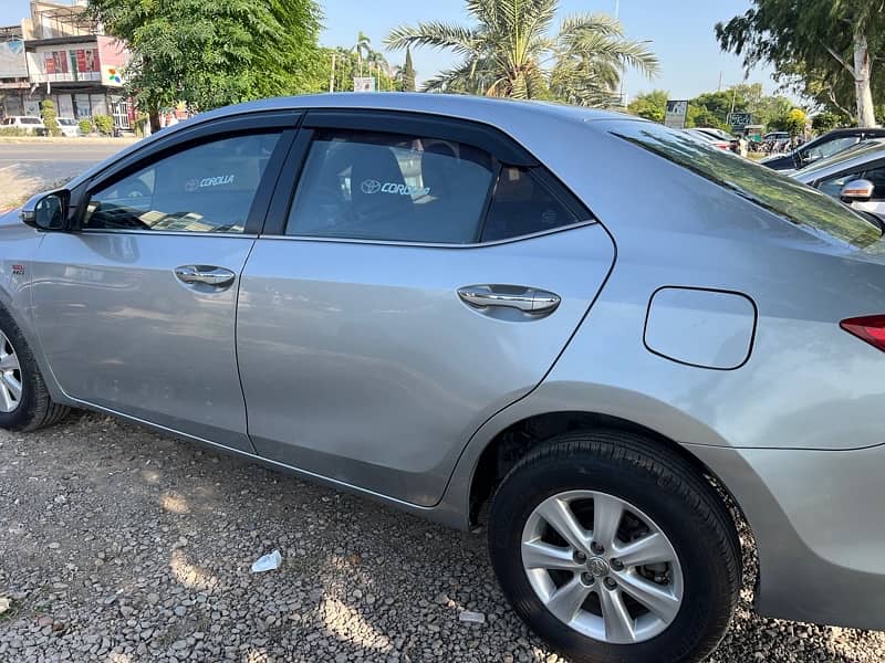 Toyota Altis Grande 2014 1