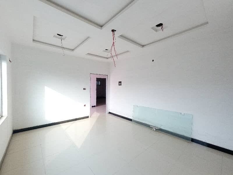 Perfect On Excellent Location 10 Marla Building In Gulberg Residencia - D Markaz For Sale 31