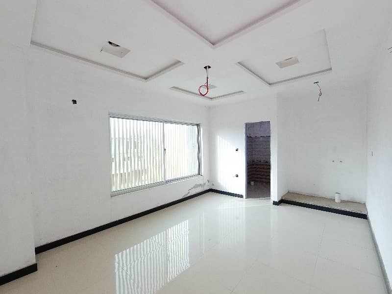 Perfect On Excellent Location 10 Marla Building In Gulberg Residencia - D Markaz For Sale 33