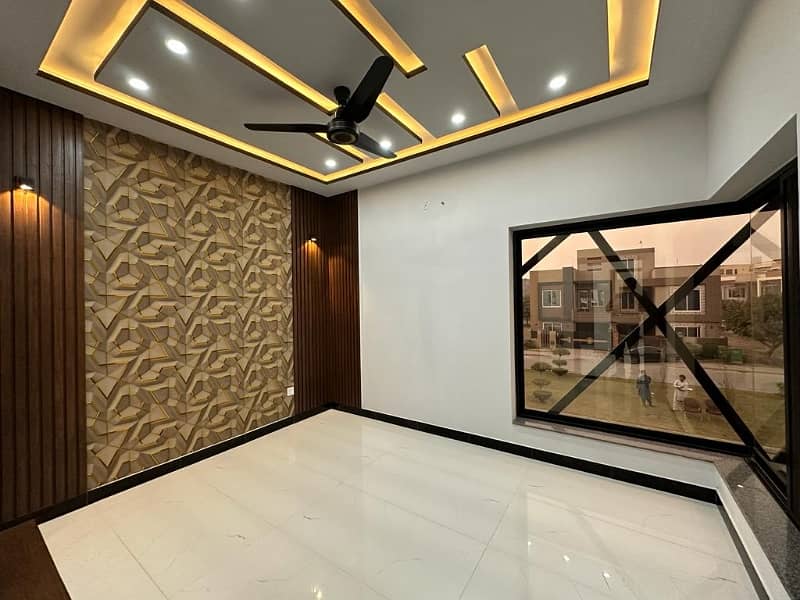 Centrally Located House Available In Bahria Town - Umar Block For sale 1