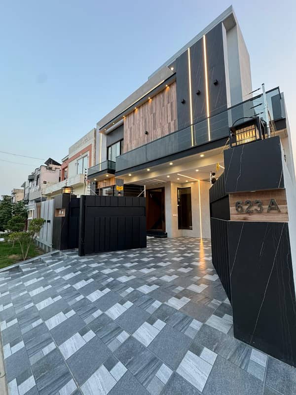 10 Marla Brand new house for Sale in Central Park Housing Scheme 3