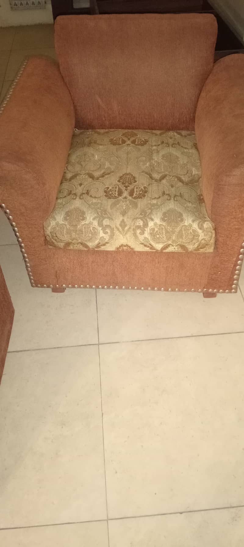 Used sofa set without cusions,. . . Seats 3+2+1 0