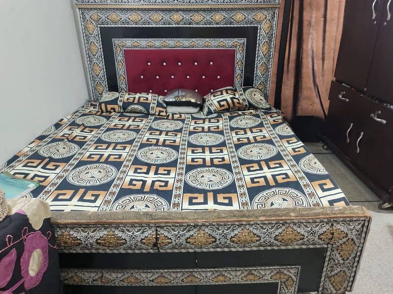 double bed set, with side tables and matress 0