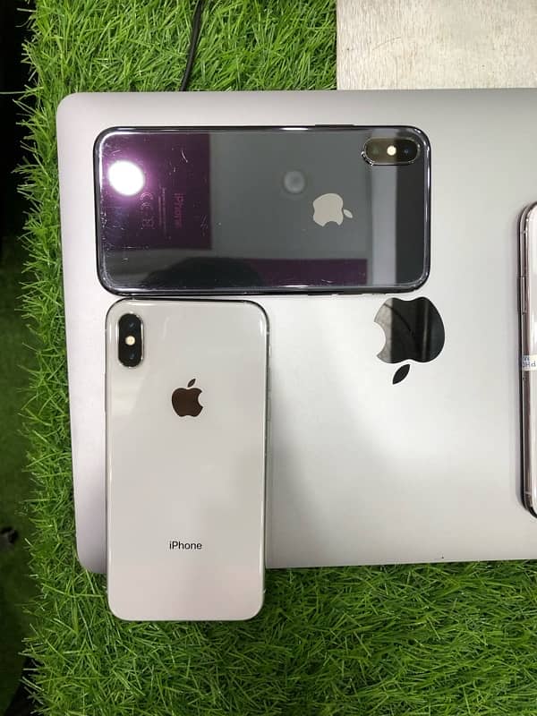 i phone x / xs /- 03461809478 1