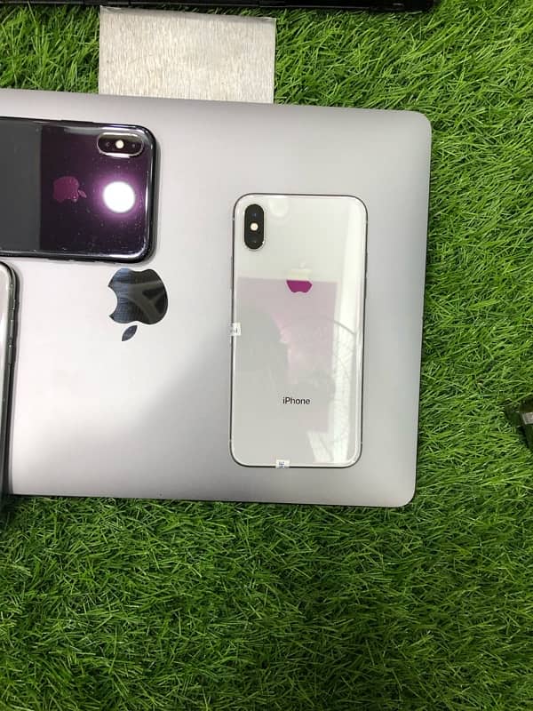 i phone x / xs /- 03461809478 3