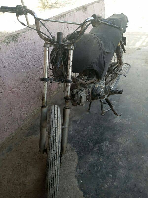 Road prince bike 110cc faislabad num 2nd owner 3