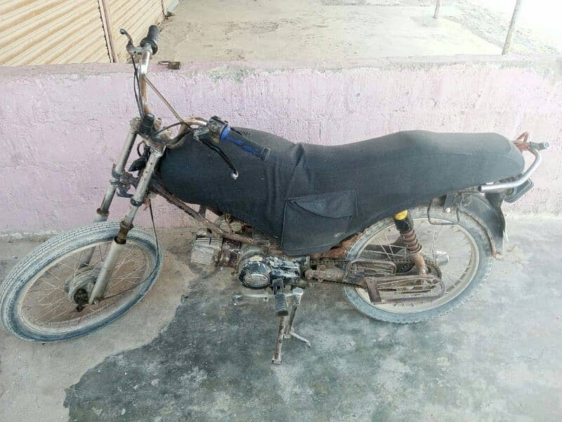 Road prince bike 110cc faislabad num 2nd owner 4