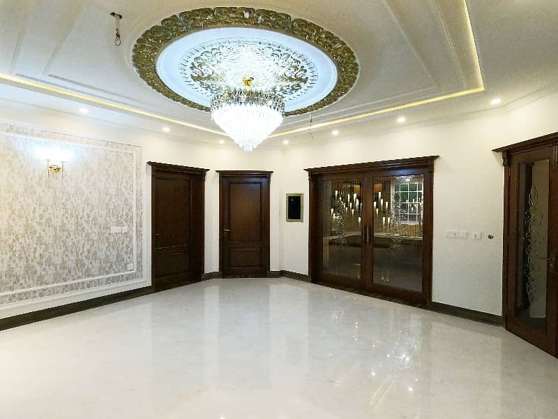 Johar Town Phase 1 - Block E1 House For Sale Sized 10 Marla 9