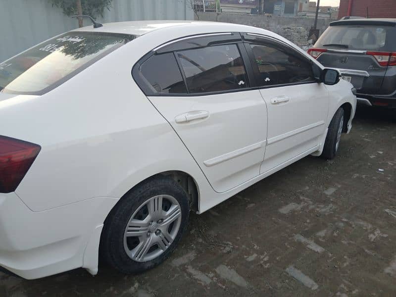 Honda City IVTEC 2021 in Excellent Condition 3