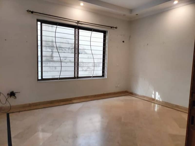 UPPER PORTION IS AVAILABLE FOR RENT IN I-8 ISLAMABAD. 4