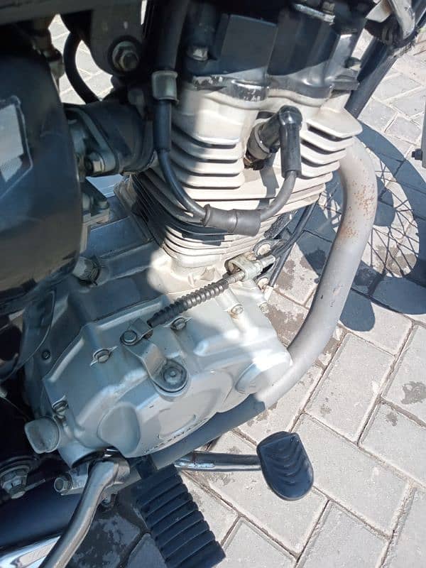 Honda 125 for urgent sale 14