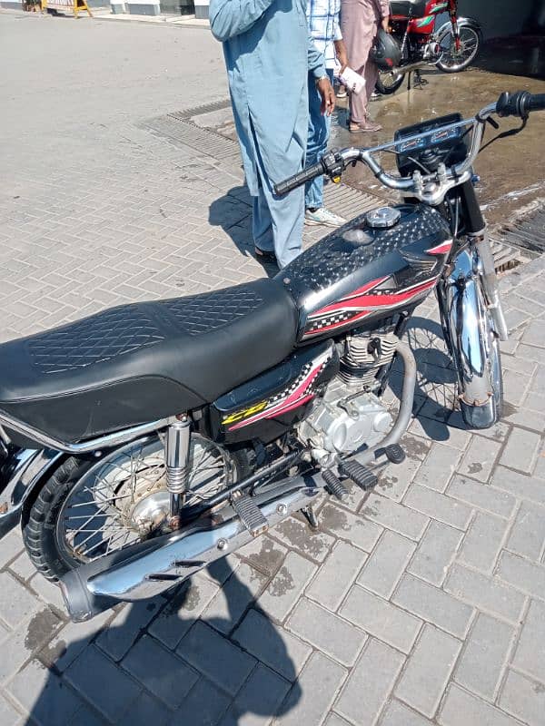 Honda 125 for urgent sale 17