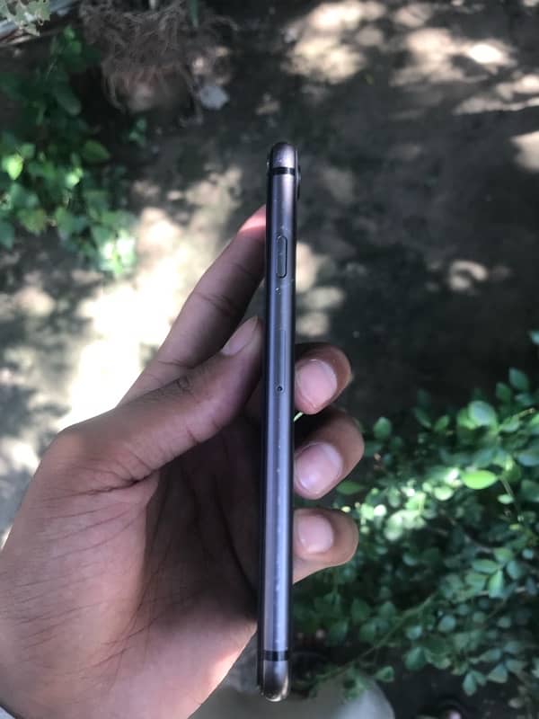 Iphone 8 64GB Pta approved 4