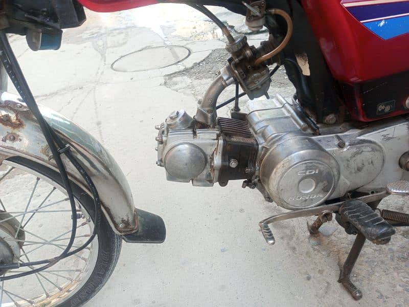 honda cd 70 available lush condition urgent sale 4