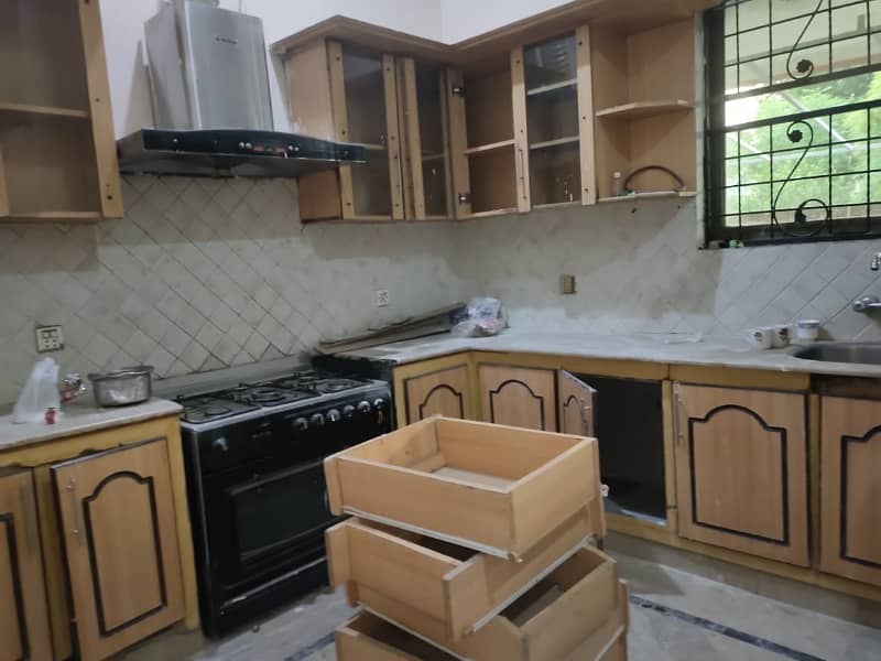 10 Marla House Available For Rent In Wapda Town J-2 Block 6