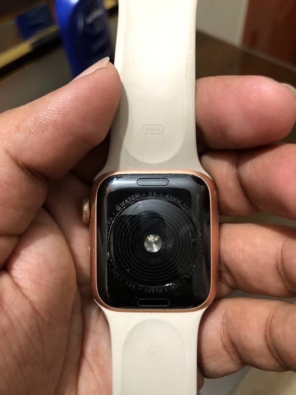 Apple watch 2020 SE 40” mm 3