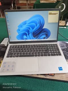 Dell Inspiron 15 (3520)