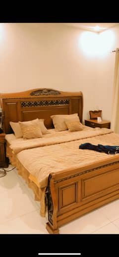 Elegant Wooden King Size Bedroom Set for Sale (with FREE Mattress)