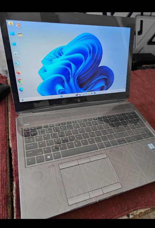 Hp ZBOOK 15 G6 Core(TM) i7-9850H 1