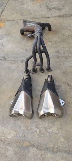 Kawasaki Z1000 Full Exhaust System in new condition almost. Headers