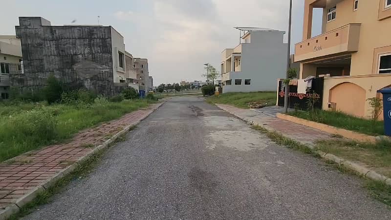 Prime 5 Marla Plot in E-3 Block, Bahria Town Rawalpindi All Dues Cleared, Ready for Possession 4