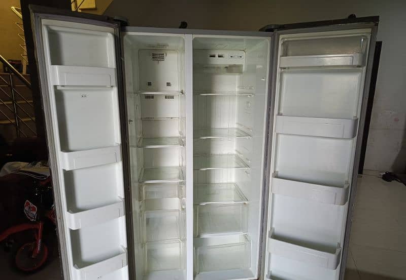 orient double door fridge 1