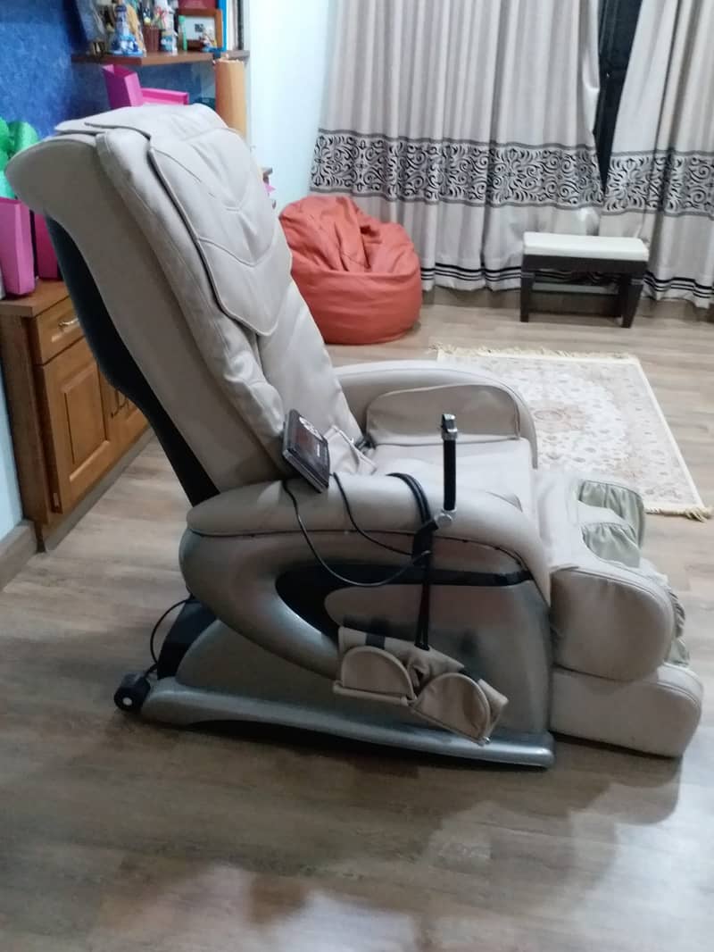 Fully Automatic Massage Chair 1