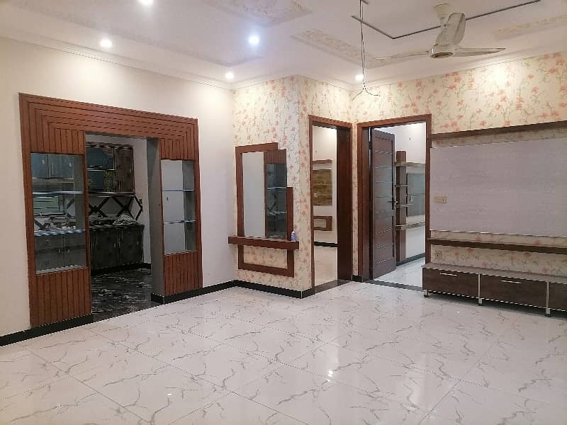 Nasheman-e-Iqbal Phase 2 - Block A House Sized 10 Marla For sale 10