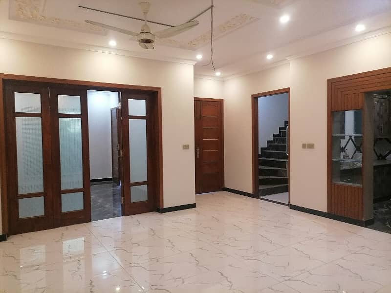 Nasheman-e-Iqbal Phase 2 - Block A House Sized 10 Marla For sale 12