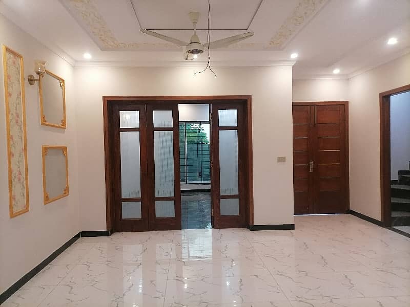 Nasheman-e-Iqbal Phase 2 - Block A House Sized 10 Marla For sale 13