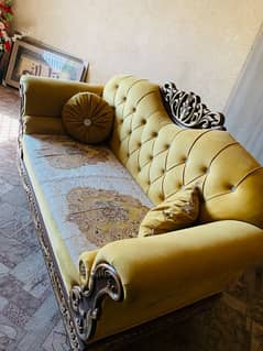 Golden Sofa new Condition