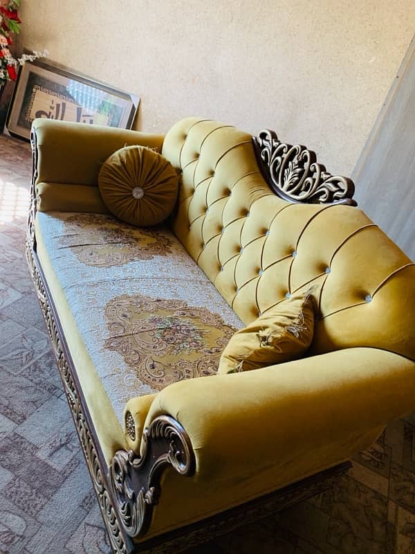 Golden Sofa new Condition 0