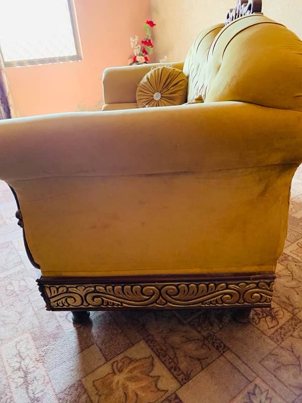 Golden Sofa new Condition 4