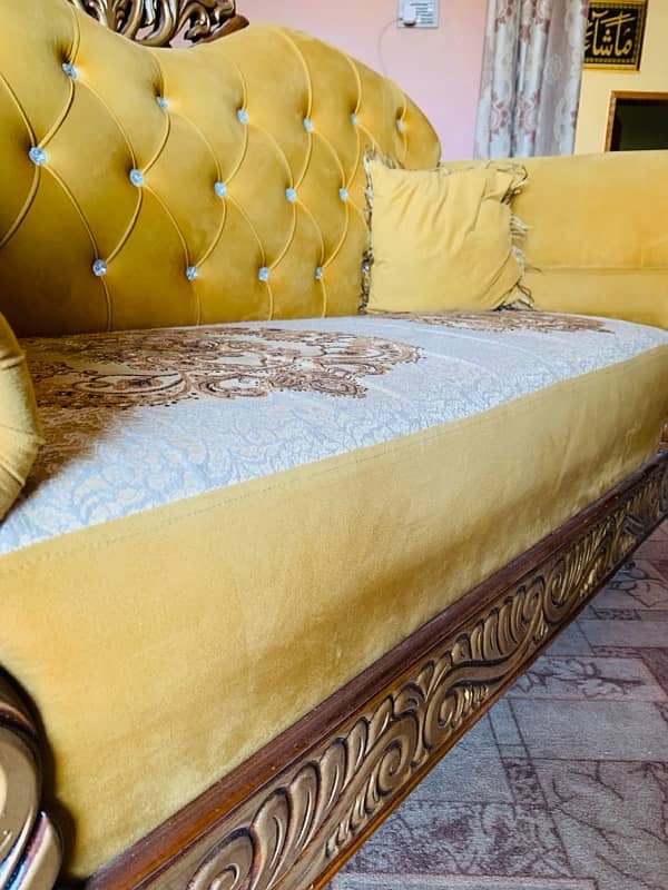 Golden Sofa new Condition 7