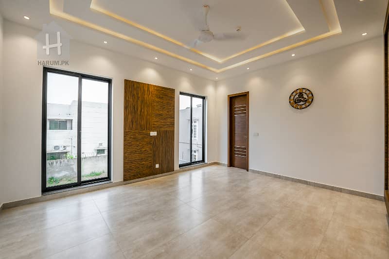 Prime Location 1 Kanal House House For Sale In - T Block - Phase 8 DHA Lahore 27