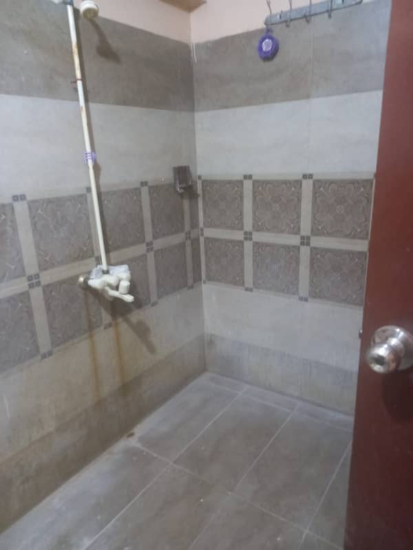 Prime Location Flat For Sale Situated In Gulshan-E-Iqbal Block 13-D2 11