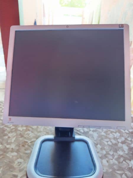 HP l1950 LCD 17 inch Display 1