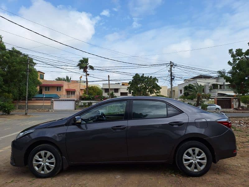 Full Original Toyota Corolla GLI Automatic 2018 Perfect Family Car 2