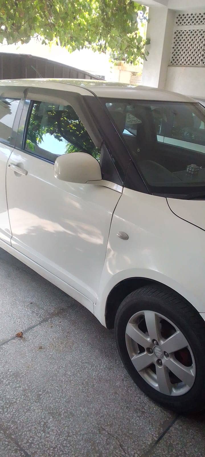 Suzuki Swift 2010 DLX 1.3 4