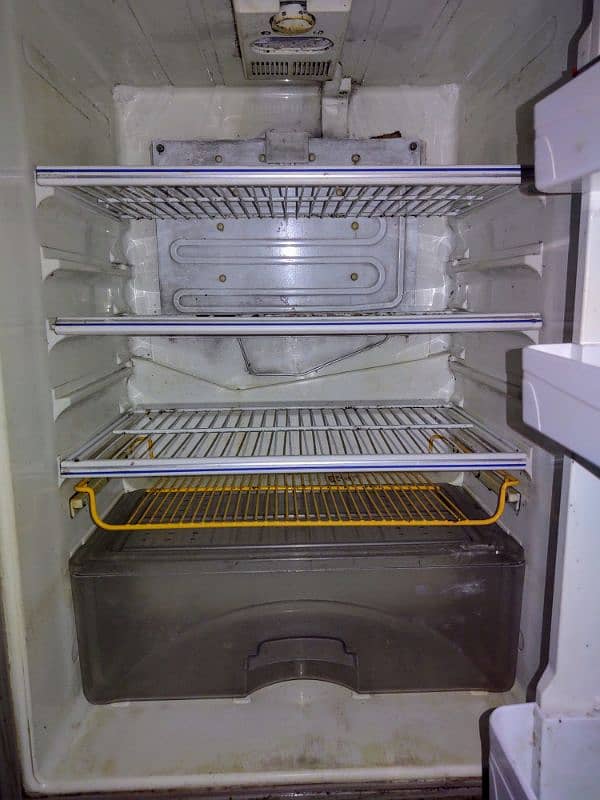 Dawlance fridge Model 9170 2