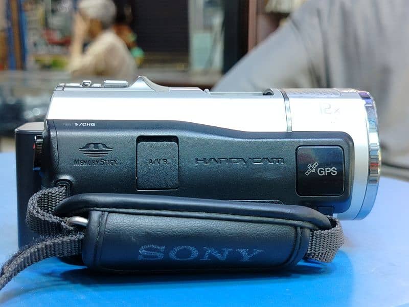 Sony G series Handycam | Camcorder | Sony HDR-CX500 4