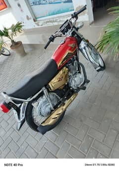 Honda 125 self start Gold Edition 24 ki sticker wala 0