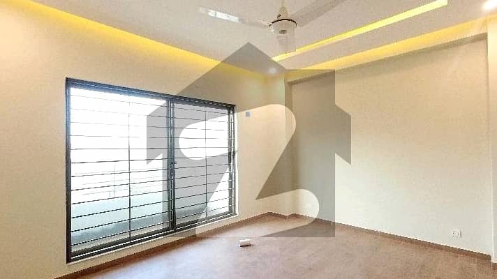 10 Marla Flat In Askari 11 - Sector D For Sale 4