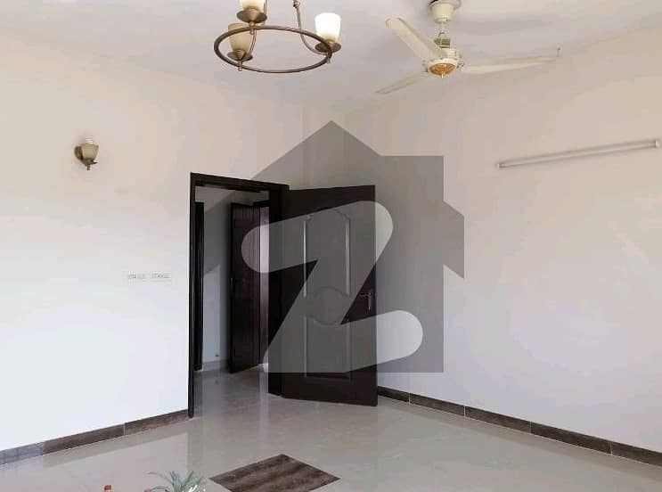 Askari 11 - Sector B Apartments Flat Sized 12 Marla For Rent 2